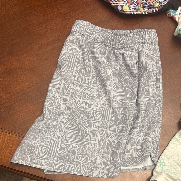 Huk Women's Gray Patterned Athletic Shorts - Picture 2 of 3